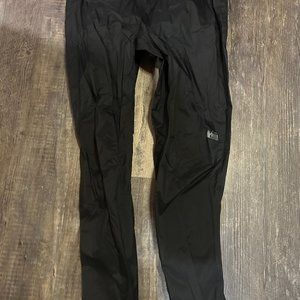 REI women's rain pants, size medium